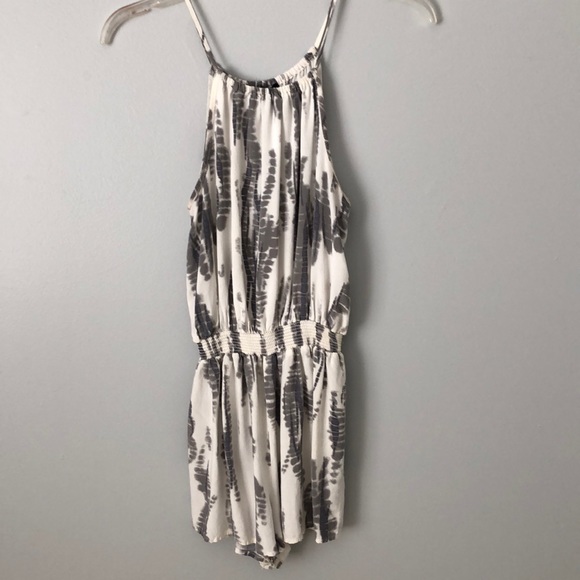 Rue21 Other - ❌Gray/White Romper❌